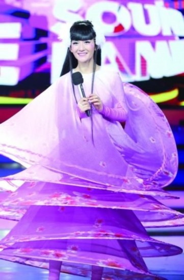 谢娜扮演小彩旗
